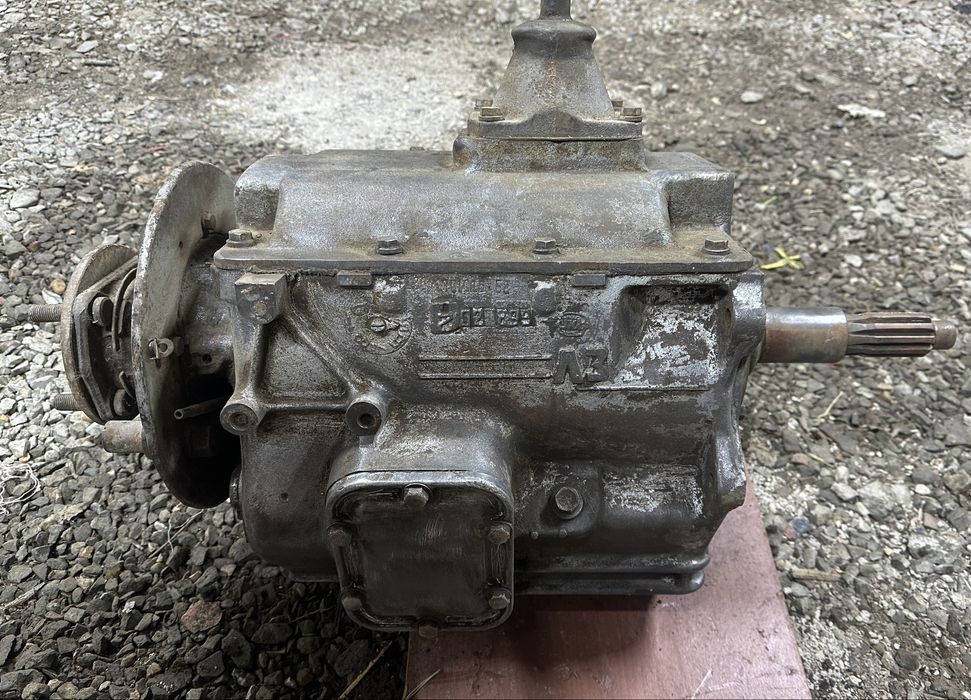 Продам коробку зил 130