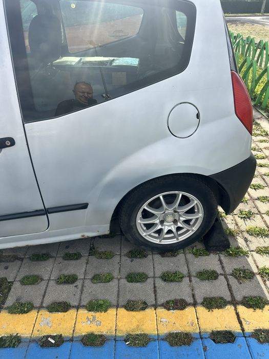 Citroen c2 2005g 1.1 бензин газ