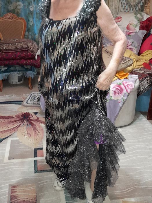 Вечернее платье с блестками