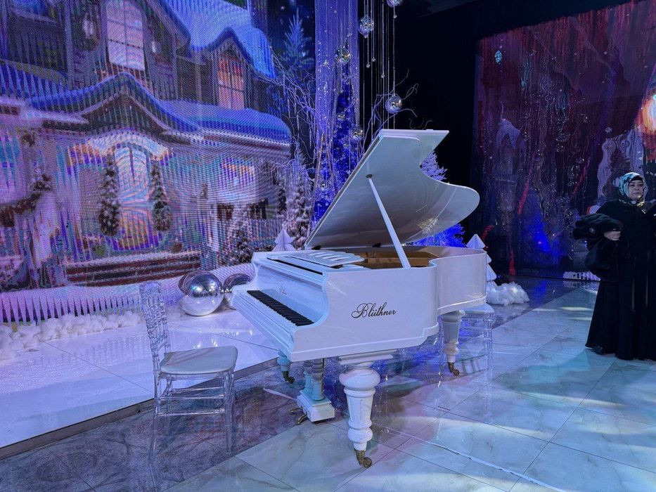 Продается рояль.