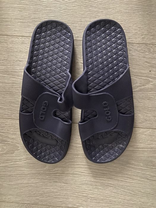 Продаю мужские сланцы