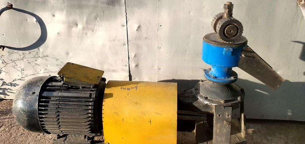 11 kw granulyator yem ishlab chiqarish uskunasi sotiladi