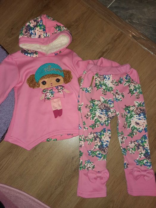 Set hainute hanorac+ pantaloni papusa