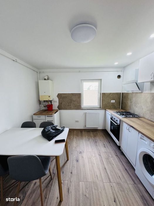 Inchiriez apartament 2 camere.