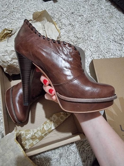 Обувки UGG чисто нови