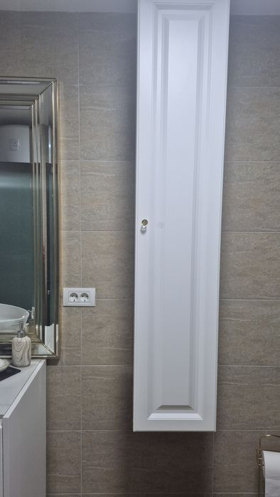 Mobilier baie mdf cu ghiuveta, oglinda si baterie