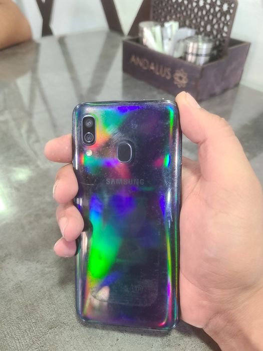 Продам Samsung A40