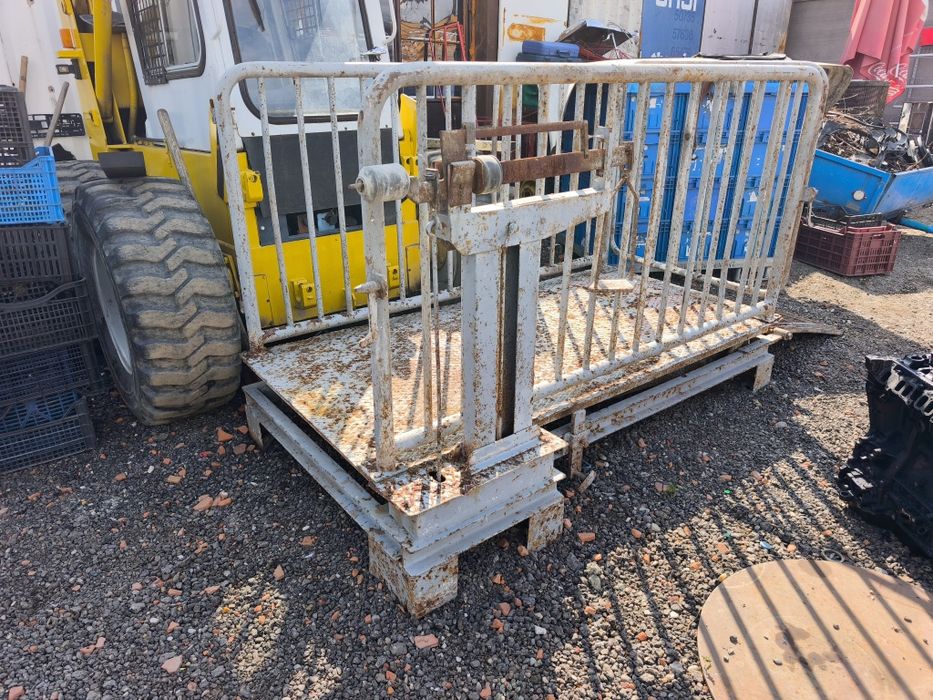 Vând cantar pentru animale