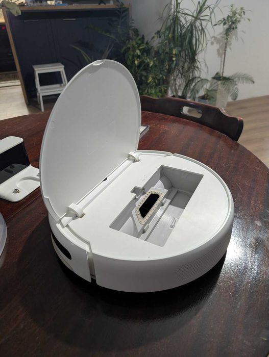 Прахосмукачка робот Xiaomi Mi Robot Vacuum-Mop (STYTJ01ZHM) + аксесоари