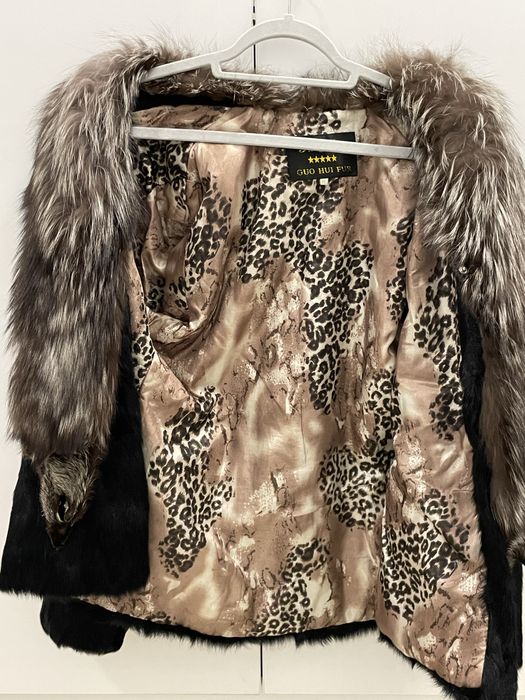 Haina de blana naturala cu guler din vulpe polara argintie