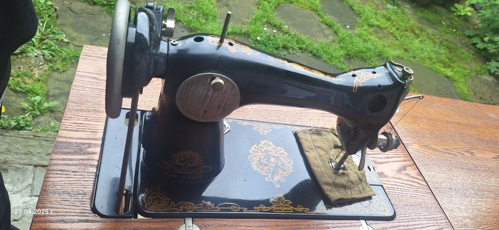 Стара руска шевна машина