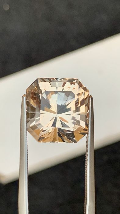 Топаз праскова голям asscher cut