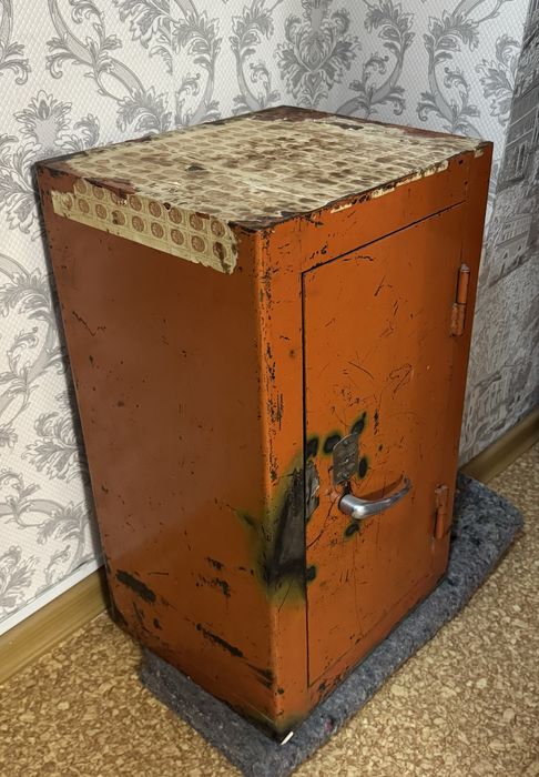 Продам сейф, металический шкаф