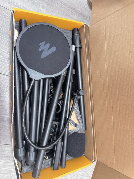 - Kit Microfon Podcasting Maono AU-A04