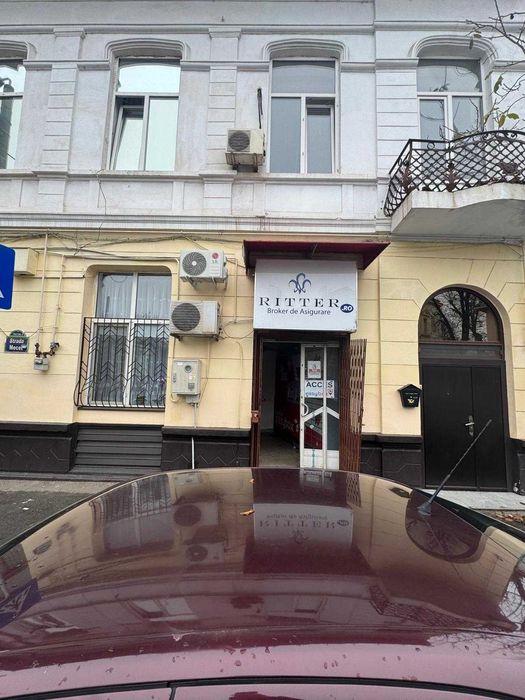 De vanzare spatiu comercial hala traian cu chirias