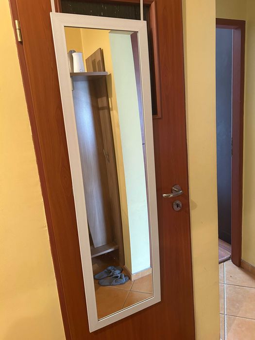 Mobilier (pantofar&cuier, TV, masă, oglinda)