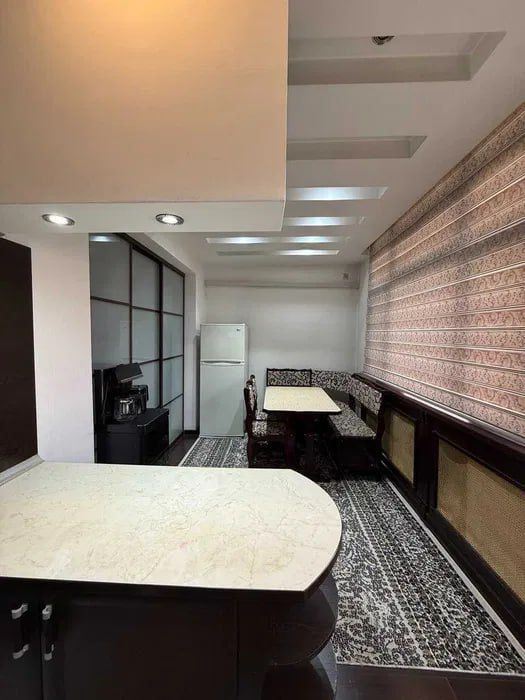 Срочно! Квартира на Осиё (Ц6) 3/1/4 общ пл 74м/77 серия  +Парковка