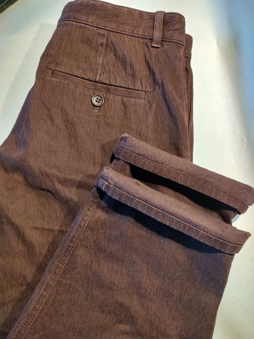Pantaloni COS damă, mărimea 38, culoare burgund, stare excelentă.