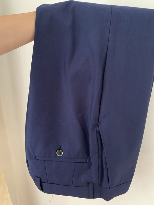 Темно синий костюм двойка