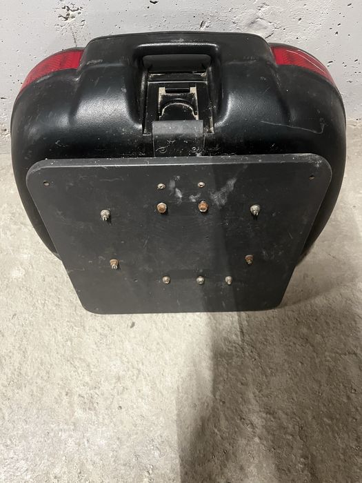 Куфар за мотор за каски и друг багаж