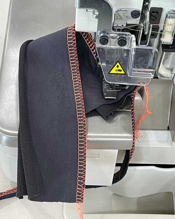 JOYEE JY-B999-4-ED2 Оверлок 4-Ниточная машина