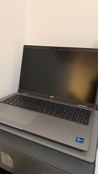 Laptop Dell  Latiude 5521