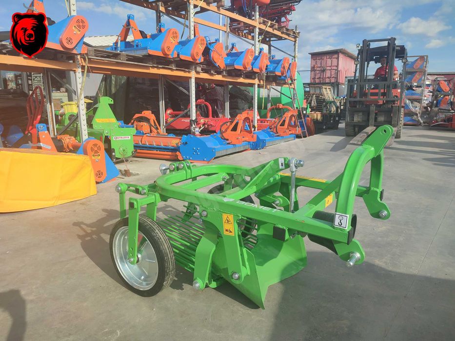 Utilaj de recoltat cartofi cu evacuare spate utilaj nou Agramix