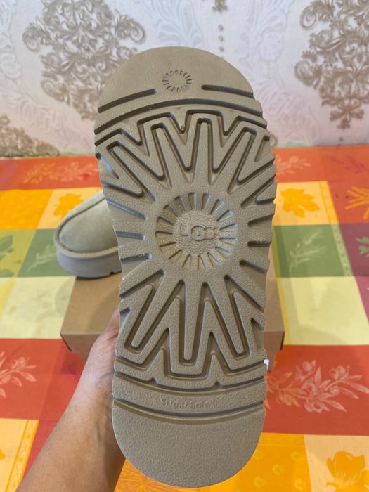 Продам новые женские UGG