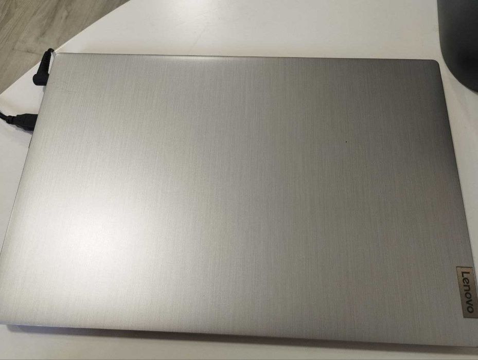 Lenovo офисный ноутбук (Intel Celeron N4020, 4GB ОЗУ, Windows 10 Pro)