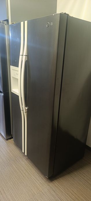 Frigider Side by Side LG