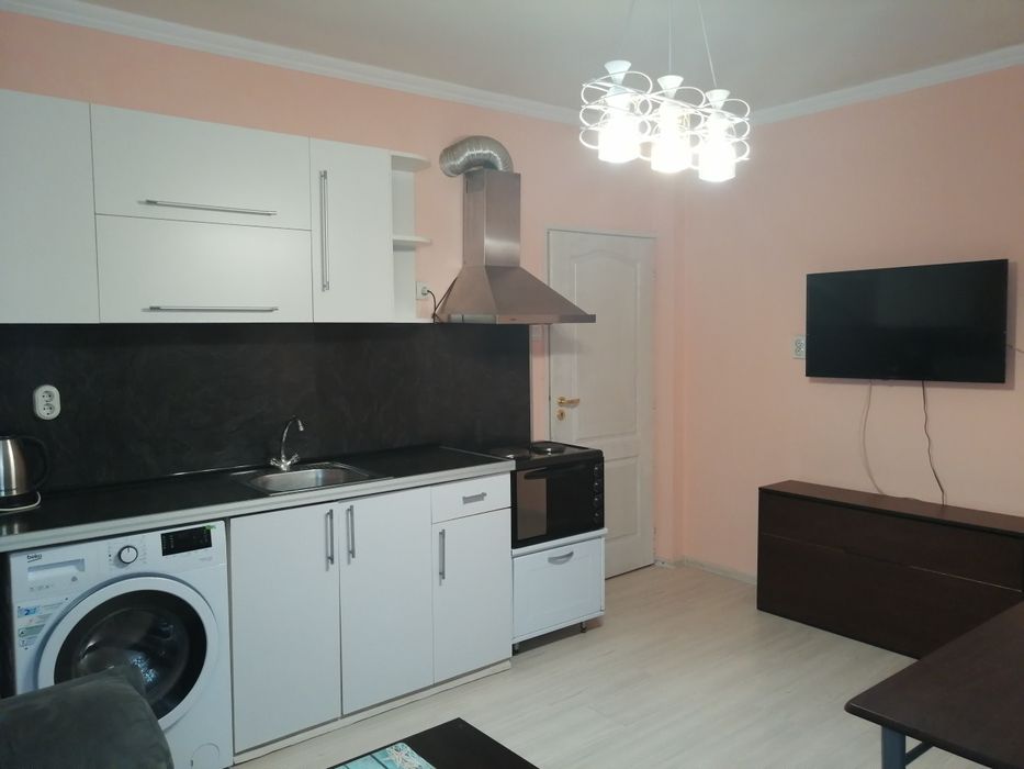 Без сметки, без депозит, договор, комисионна: 3-стаен на Ремиза