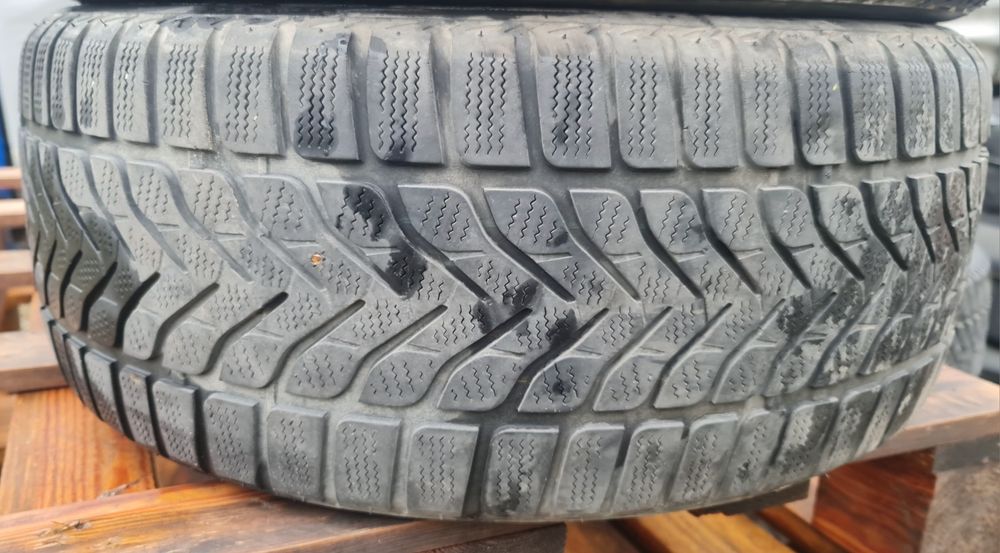 Продавам гуми 225/45/17 и 225/50/17 6мм