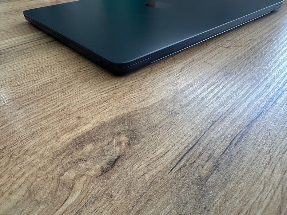 MacBook Air 13" M4 Chip 10-CPU, 8-GPU, 16GB RAM, 256GB SSD В ГАРАНЦИЯ