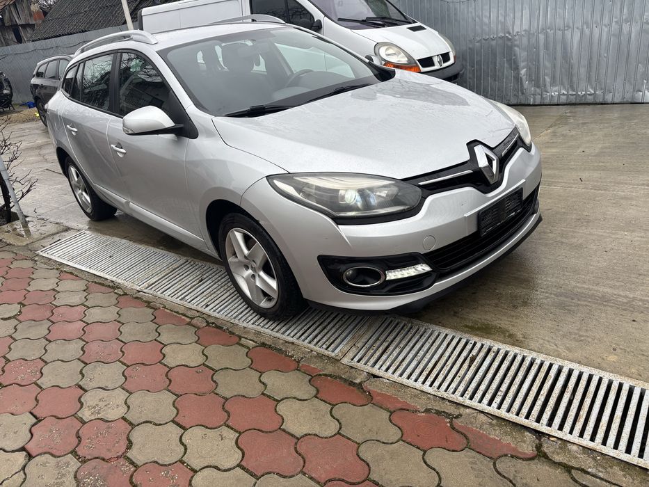 Dezmembrez renault megane 3   Facelift break 1.5 dci euro 5  66 kw  90cp