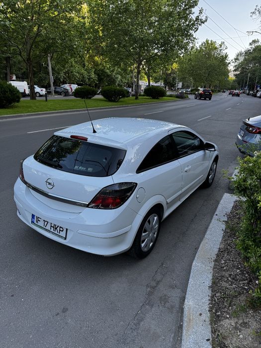 Opel Astra H  GTC. 1.9 CDTI