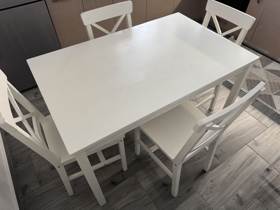 Masa Lățime: 79 cm, Lungime: 123 cm Doar masa este disponibila