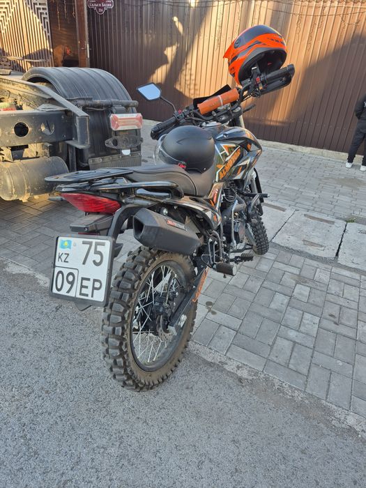 Мотоцикл эндура 250 кубов