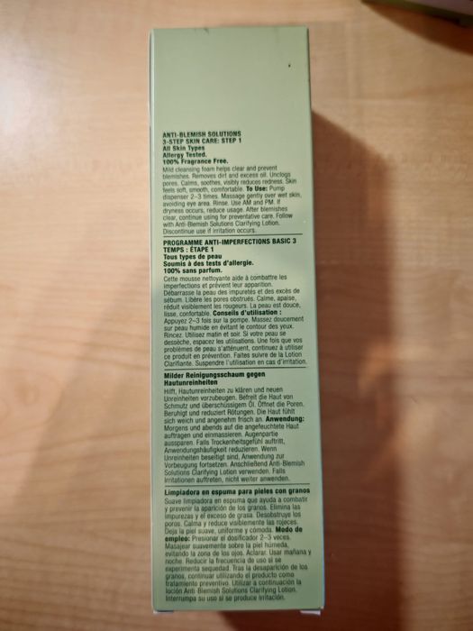 Clinique Anti-Blemish Solutions Spuma pentru curatarea fetei