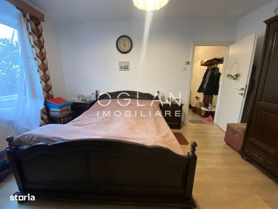 Apartament 3 camere, etaj 2, strada Semaforului