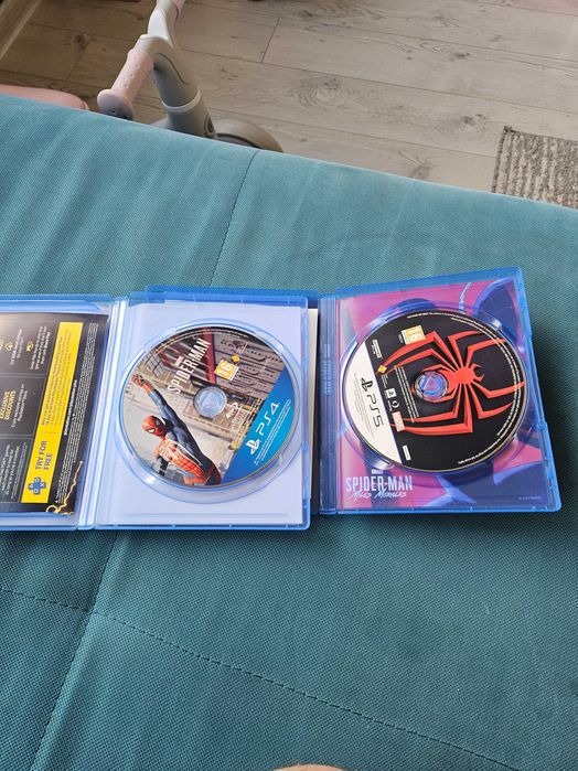 Spiderman & spiderman miles morales