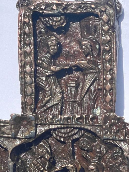 Уникален стар меден кръст