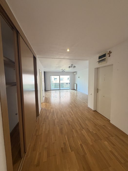 Apartament 3 camere, 130 mp, terasă, șemineu, piscine, parcare și boxă – Ibiza Sol Pipera