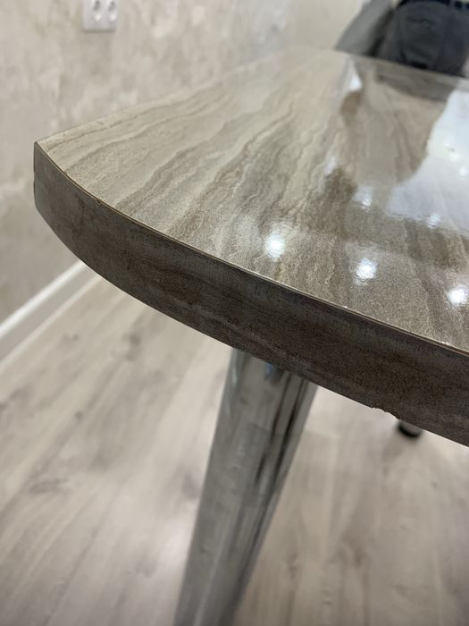 Продается стол в хорошем состоянии