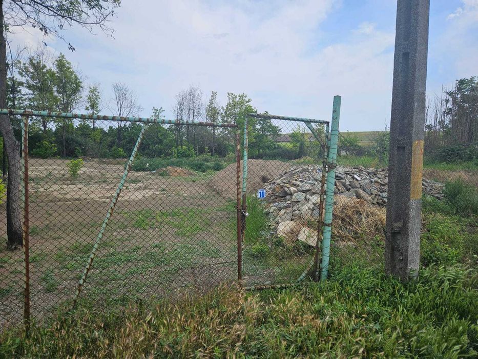 Teren 3500mp intravilan casa 112mp si 43mp anexe Istria