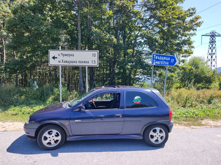 Продавам Opel Corsa 1.0 2000год.