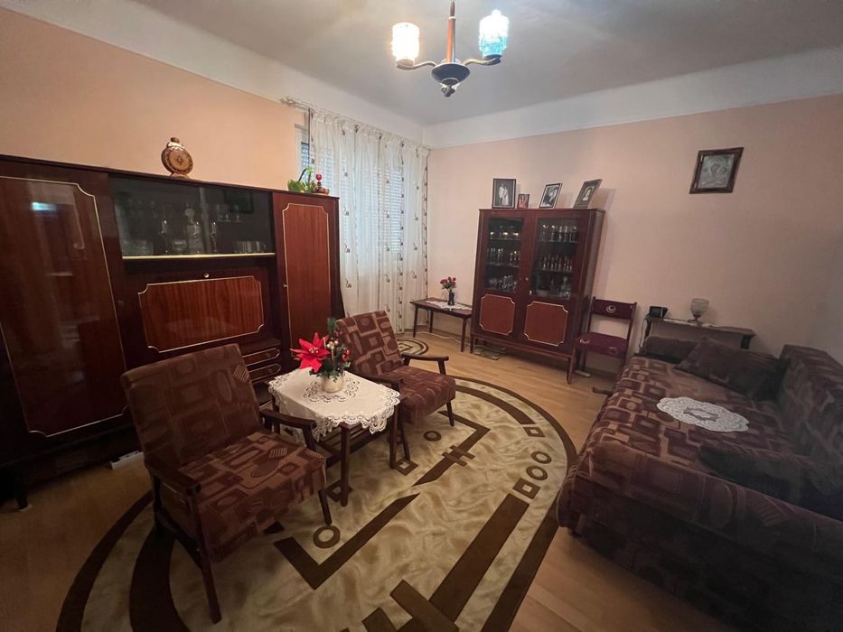 Apartament la vila , Gura Campului
