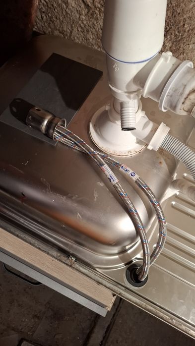 Мивка за вграждане с ъс смесител