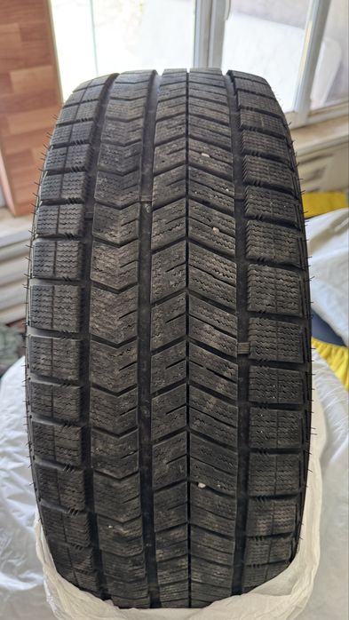 продаётся зимние шины 245/50 R20