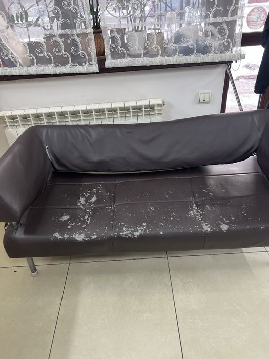 Продается диван в салон крпсоты