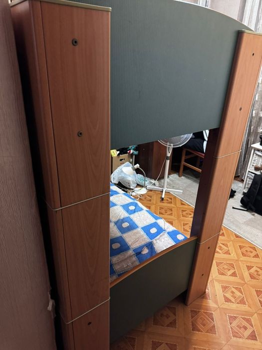 Продам двухъярусную кровать